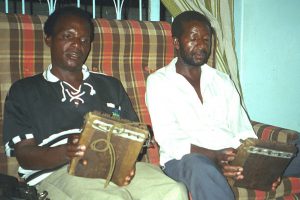 Simboti Mukuwurirwa & Tiri Chiongotere being recorded in 1999